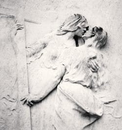 Gravestone Kiss, Cimetero San Michele, Venice