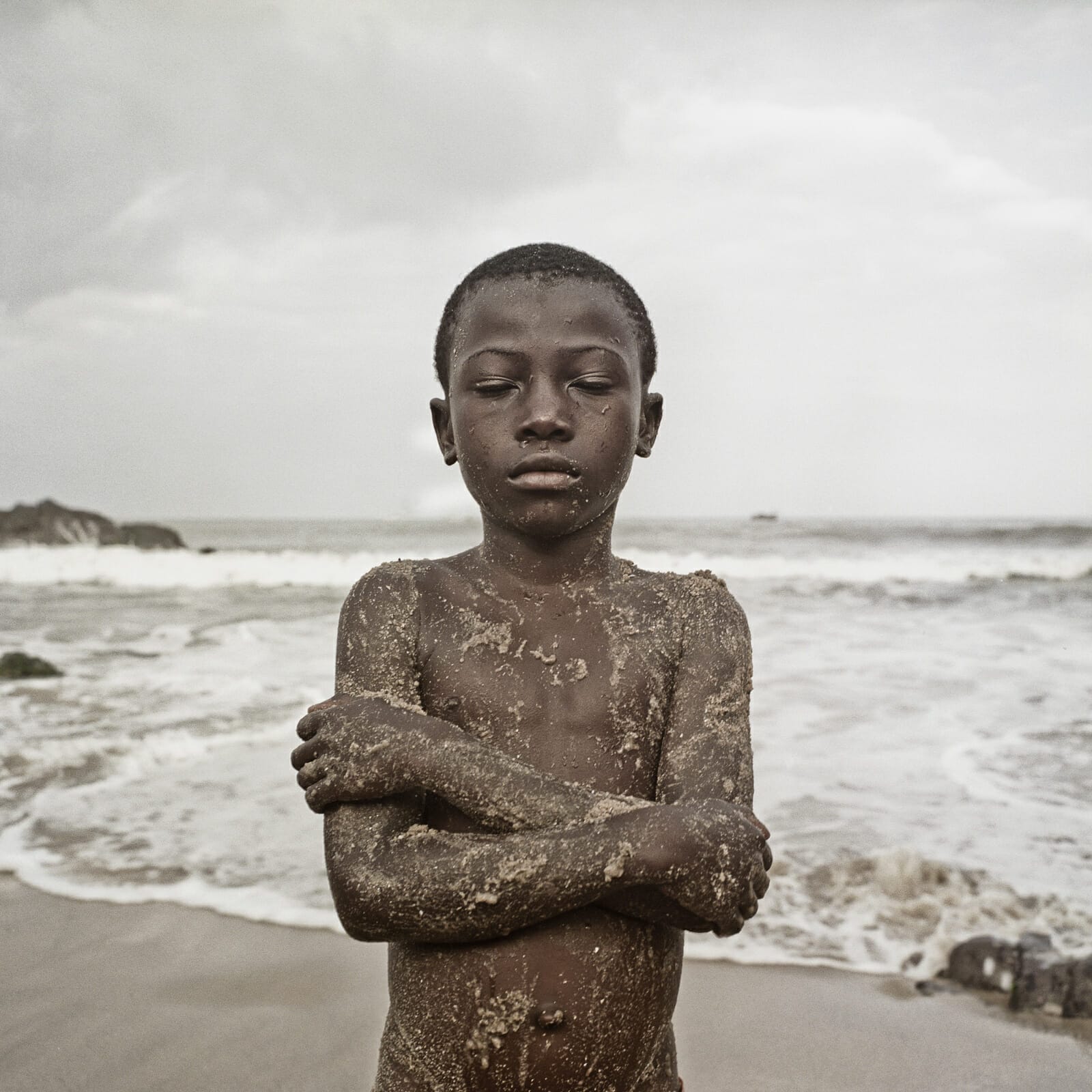 La petite fille aux sables, Apam, Ghana