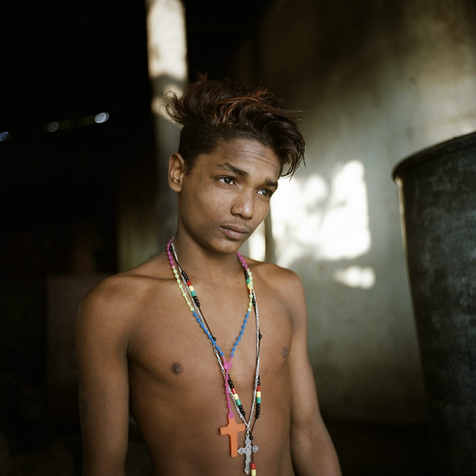 Portrait aux croix, marché aux fleurs, Calcutta